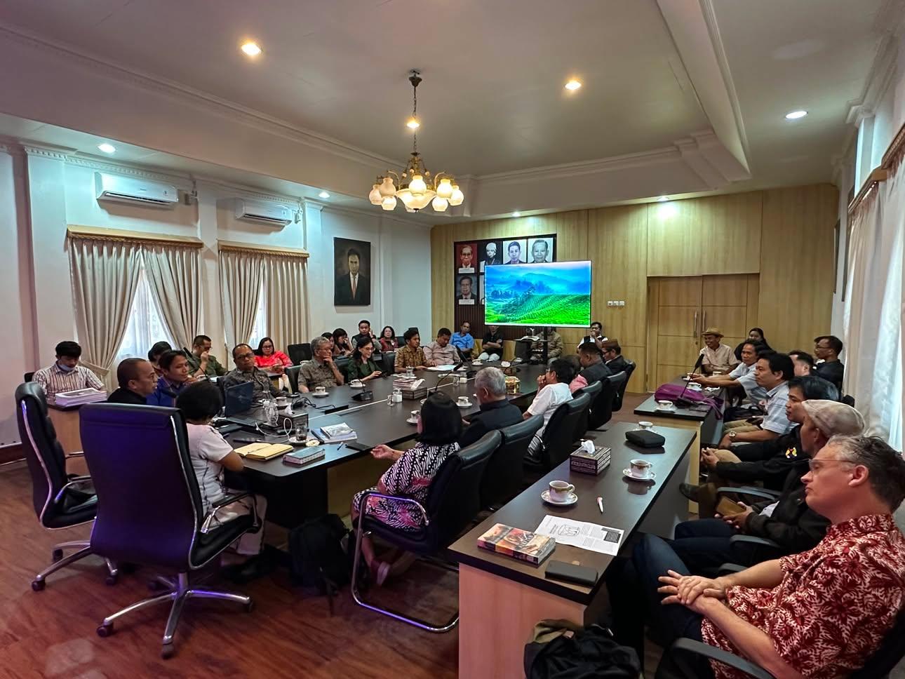 Serah Terima Pengurus Biro dan Komisi Bidang I Gereja Toraja
